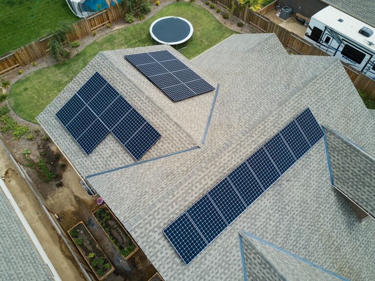 Tre modi per mantenere bassi i tuoi conti energetici dopo aver installato i pannelli solari